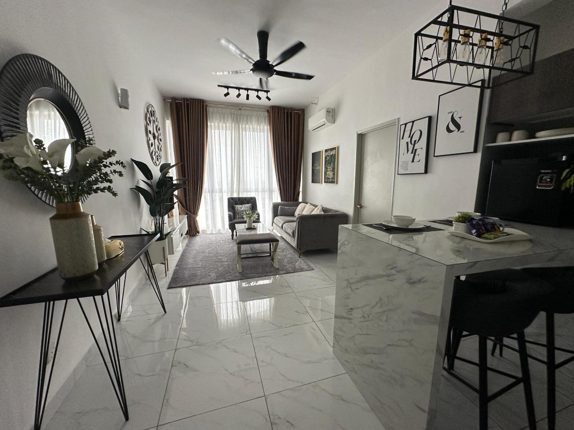 Izz'Man Homestay Level 33 Troika Kota Bharu Esterno foto